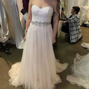 Beautiful Willowby By Watters Wedding Dress